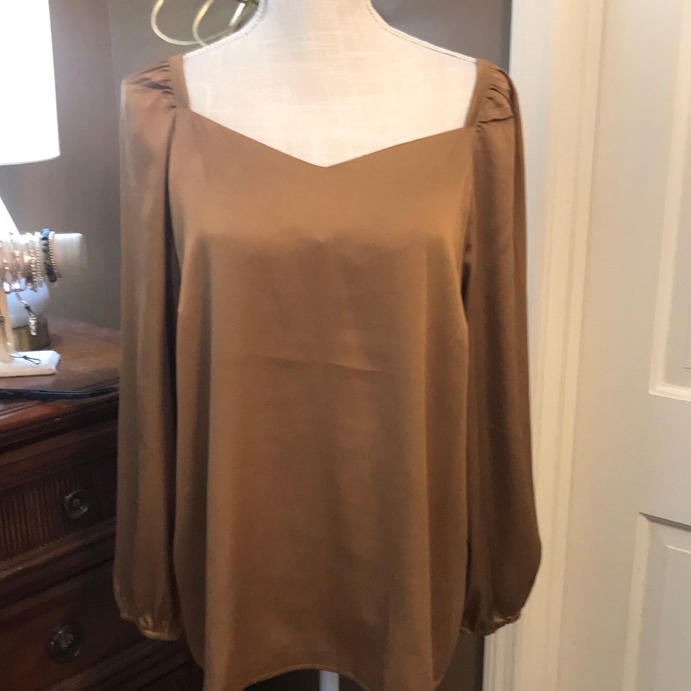 Sweetheart neckline blouse